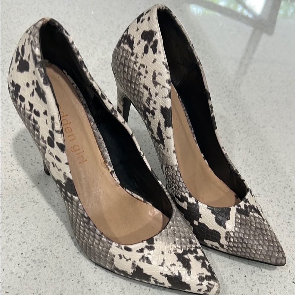 Black and White Snakeskin Pumps
